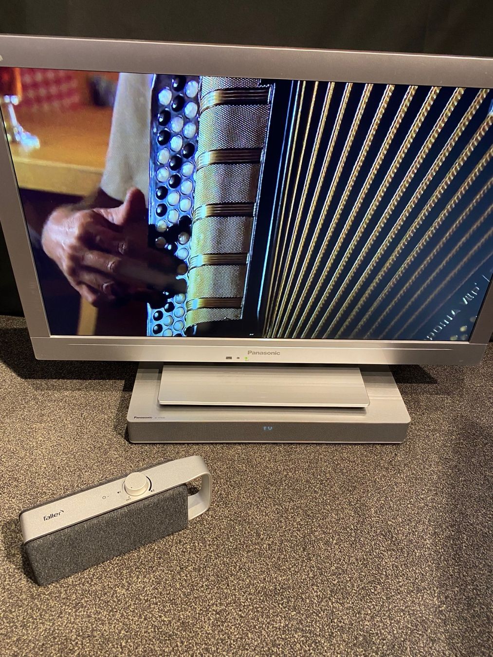 Panasonic Appareils TV: Panasonic TX-32  mit Soundbar – D'occasion à Würenlingen par Schneiderhifi 3