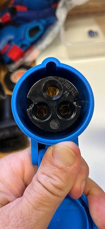 Spine: CE Stecker  – Usato da Fahrni b. Thun venduto da Joer1 2