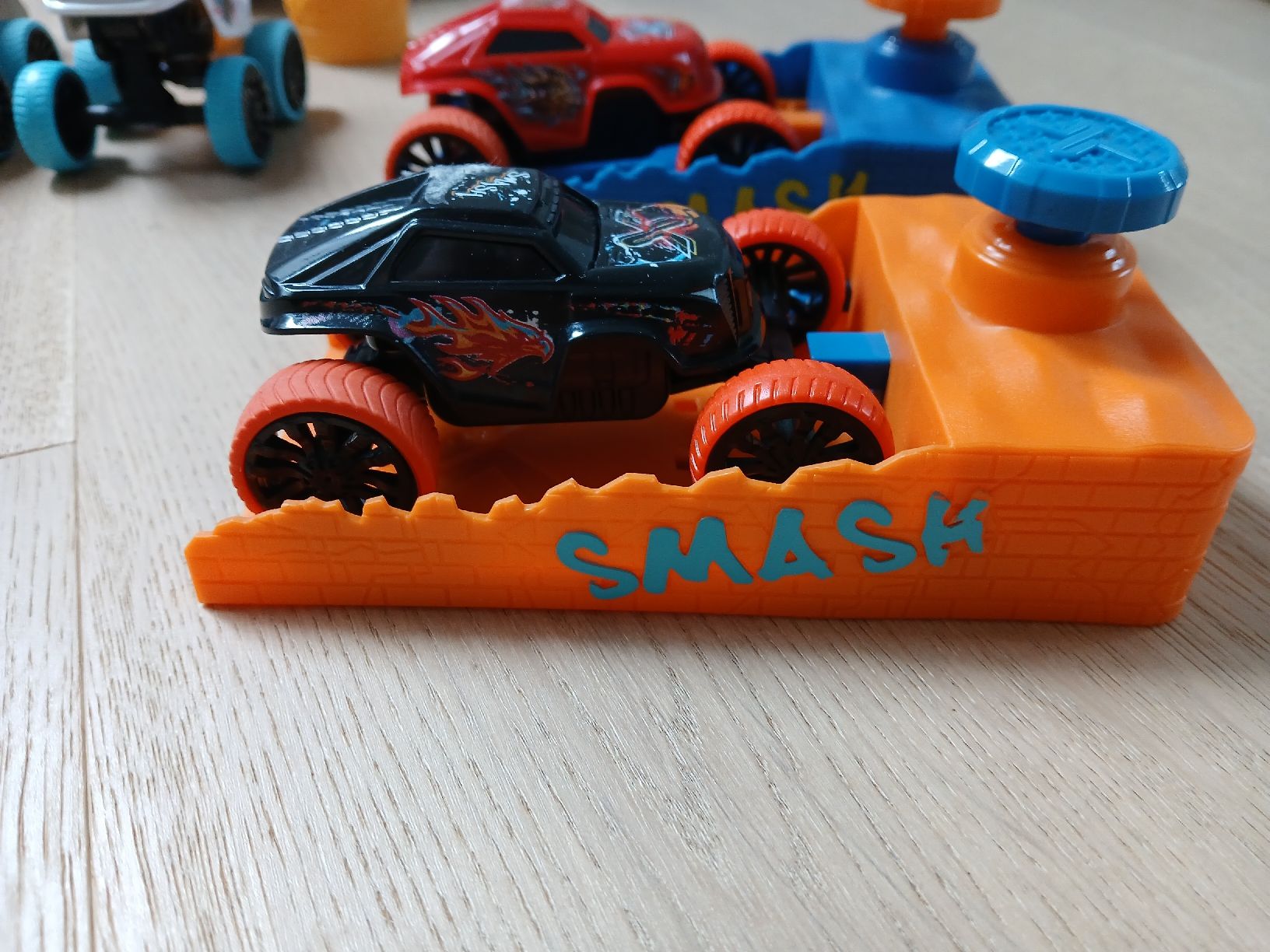 Giocattoli: Smash Trucks – Usato da Näfels venduto da Mc_Bisig 1