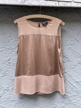 DKNY ärmellose Seidenbluse