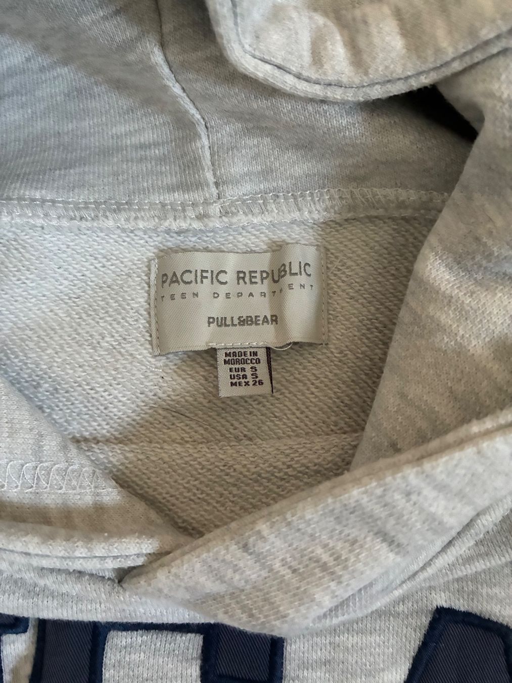 Pull&Bear Pullover & Sweatshirts: Pull&Bear Kapuzenpullover grau Grösse S USA Print – Neu (gemäss Beschreibung) aus Bubikon von Talas09 1