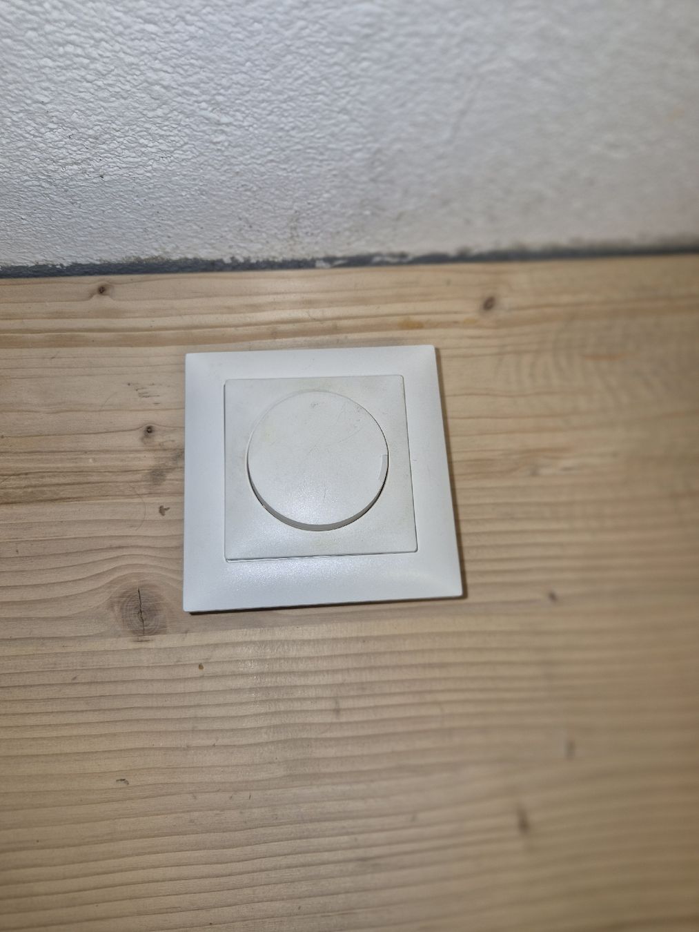 Feller Interruttori: Feller Unterputz-Drehdimmer – Usato da Corsier-sur-Vevey venduto da K-V-T 1