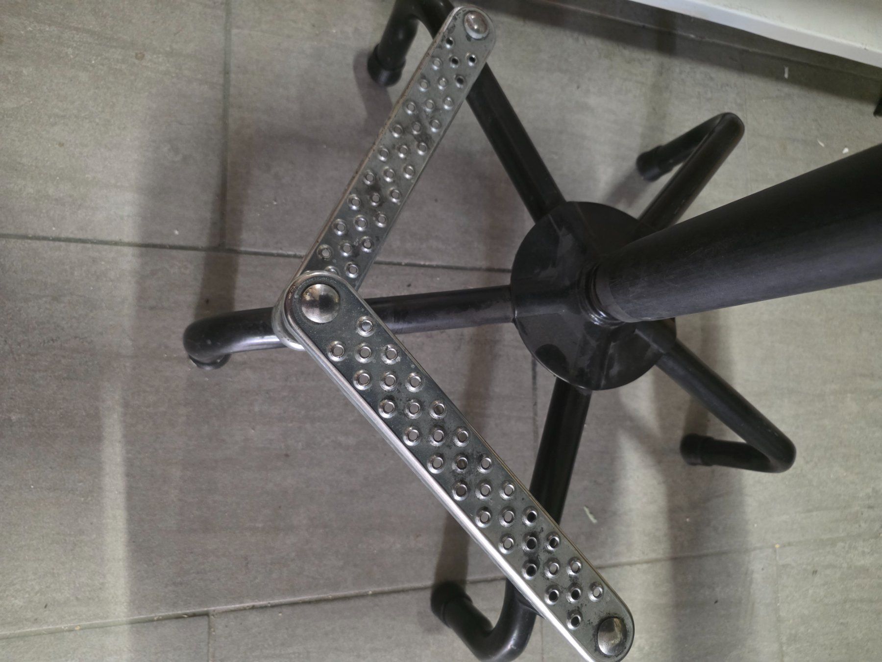 Sedie: Chaises d'horloger noir réglable – Usato da St-Imier venduto da inf_h7kx 3