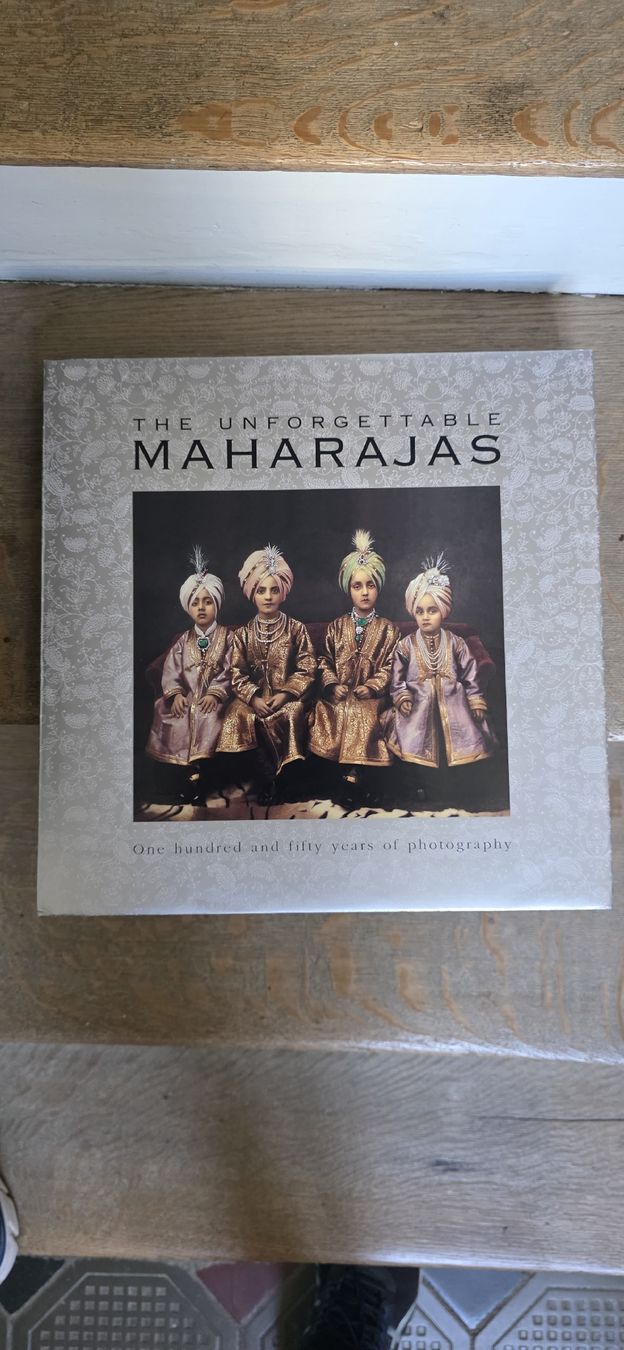 Libri: THE UNFORGETTABLE  MAHARAJAS – Usato da Biel-Bienne venduto da GPM05 2