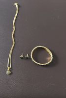 Magnifique parure de bijoux dorée – Collier, puces d'oreille