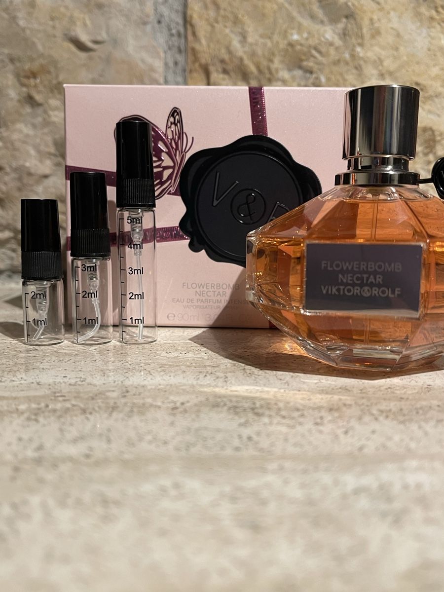 Profumi & Eau de Toilette: Viktor&Rolf - Flowerbomb Nectar, 5ml Abfüllung – Nuovo (secondo la descrizione) da Oberdorf BL venduto da Fiomina1
