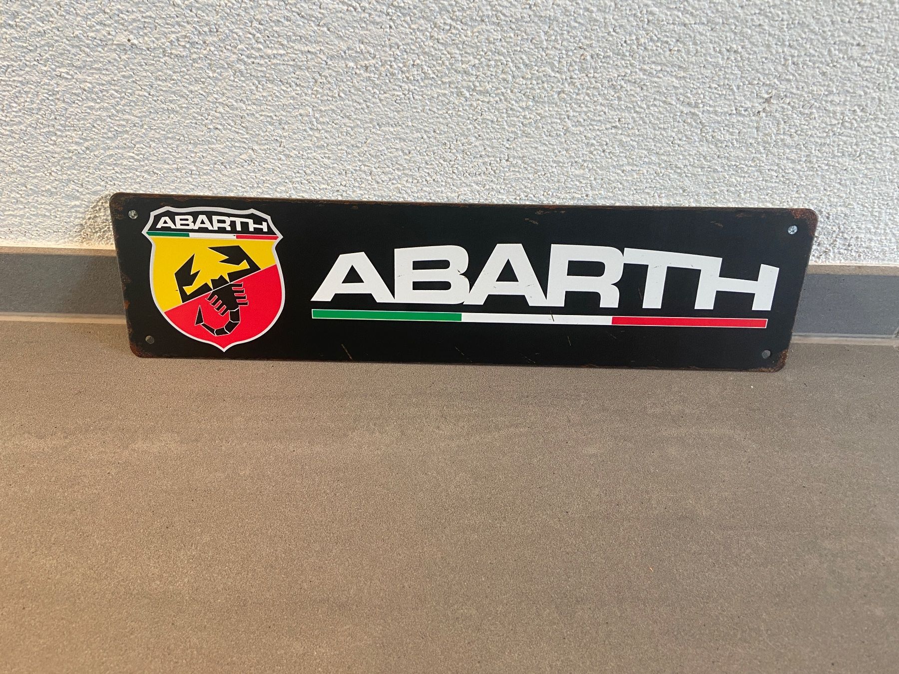 Abarth Insegne: Abarth Schild Metall Size:40 cm x 10cm NEU / – Nuovo e nell'imballaggio originale da Seon venduto da Aaargauer01 4