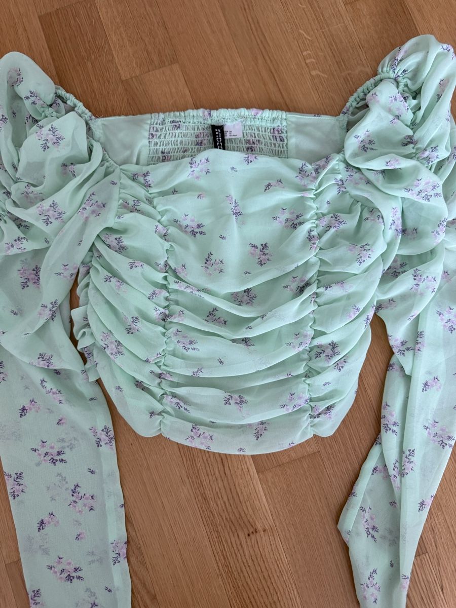 Blusen: Shirt  – Gebraucht aus Bolligen von arg_v256
