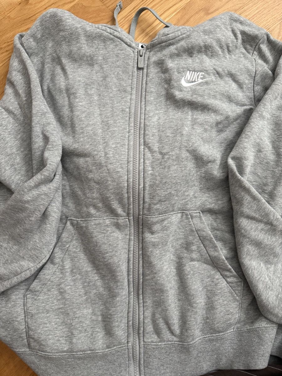 Nike Giacche: Nike Hoodie Reissverschluss  – Usato da Kriens venduto da tullia-07 4
