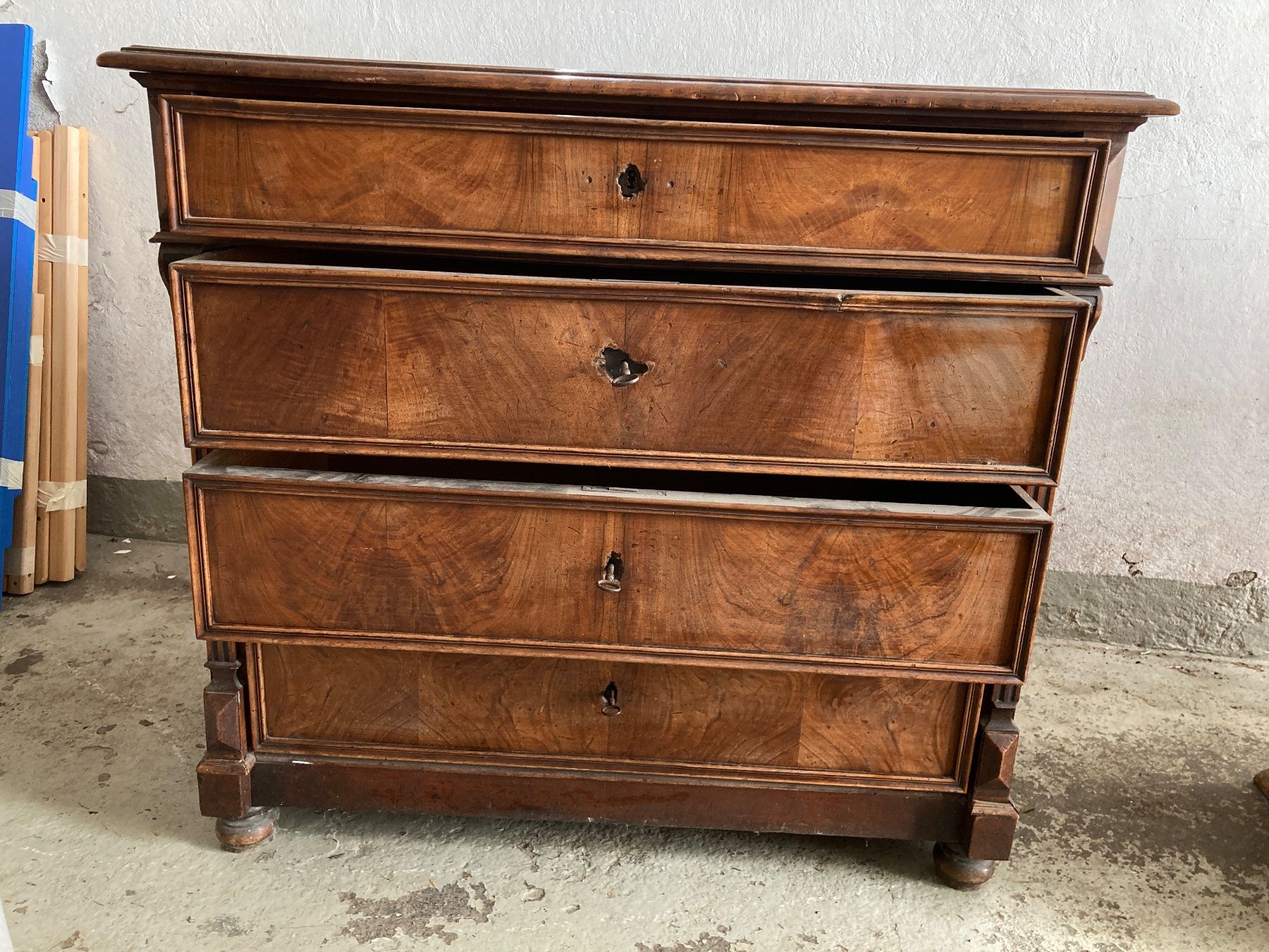 Commodes: Antike Kommode gebraucht – D'occasion à Zürich par vivster40 1