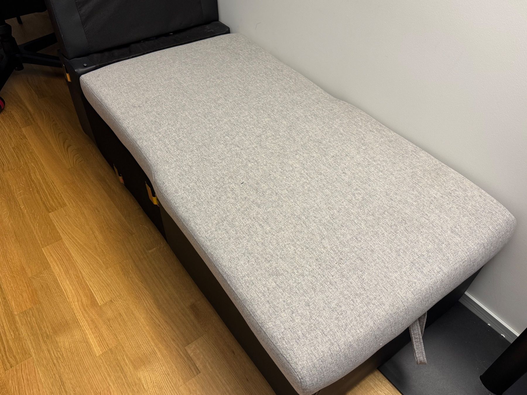 Divani: Recamiere / Ottomane vom GAZUR Ecksofa mit Bettkasten – Usato da Turbenthal venduto da Ray_men