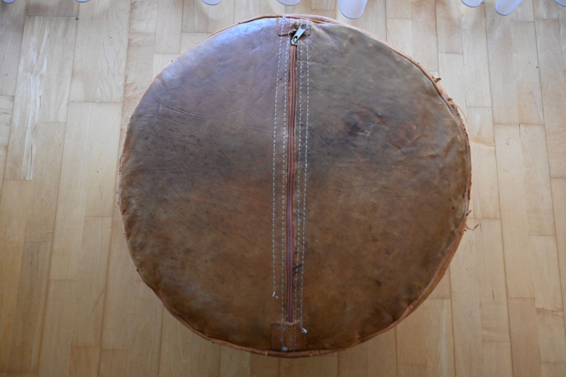 Hocker: Pouf Sitzkissen Leder – Gebraucht aus Uster von RenatoEliza 2