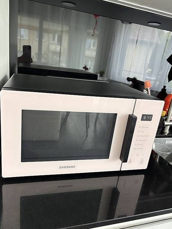 Elettrodomestici da cucina: Samsung Mikrowelle rosa – Usato da Zürich venduto da gyo_99xn
