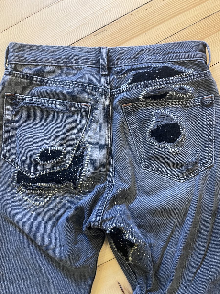 Weekday Jeans: Sashiko repaired Weekday bootcut Jeans vintage distressed – Gebraucht aus Eglisau von lia_c7ny