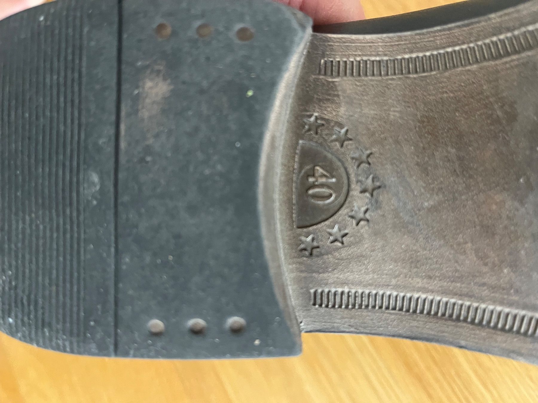 Herrenschuhe: Schnürschuhe schwarz Leder Grösse 40 gebraucht Versand 9.- – Gebraucht aus Meilen von ana9 4