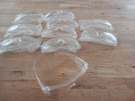 10 Stück Schutzbrillen