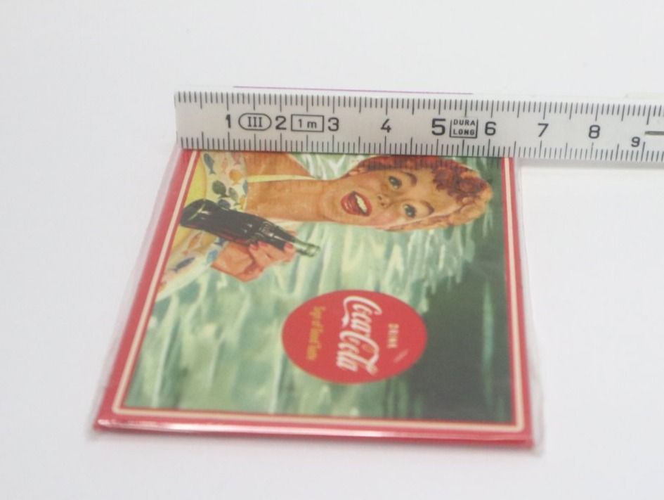 Coca-Cola Magnets: Grosses Coca Cola Metall Magnet Pin-Up – Neuf avec emballage d'origine à Eschenbach SG par Astalavista 2