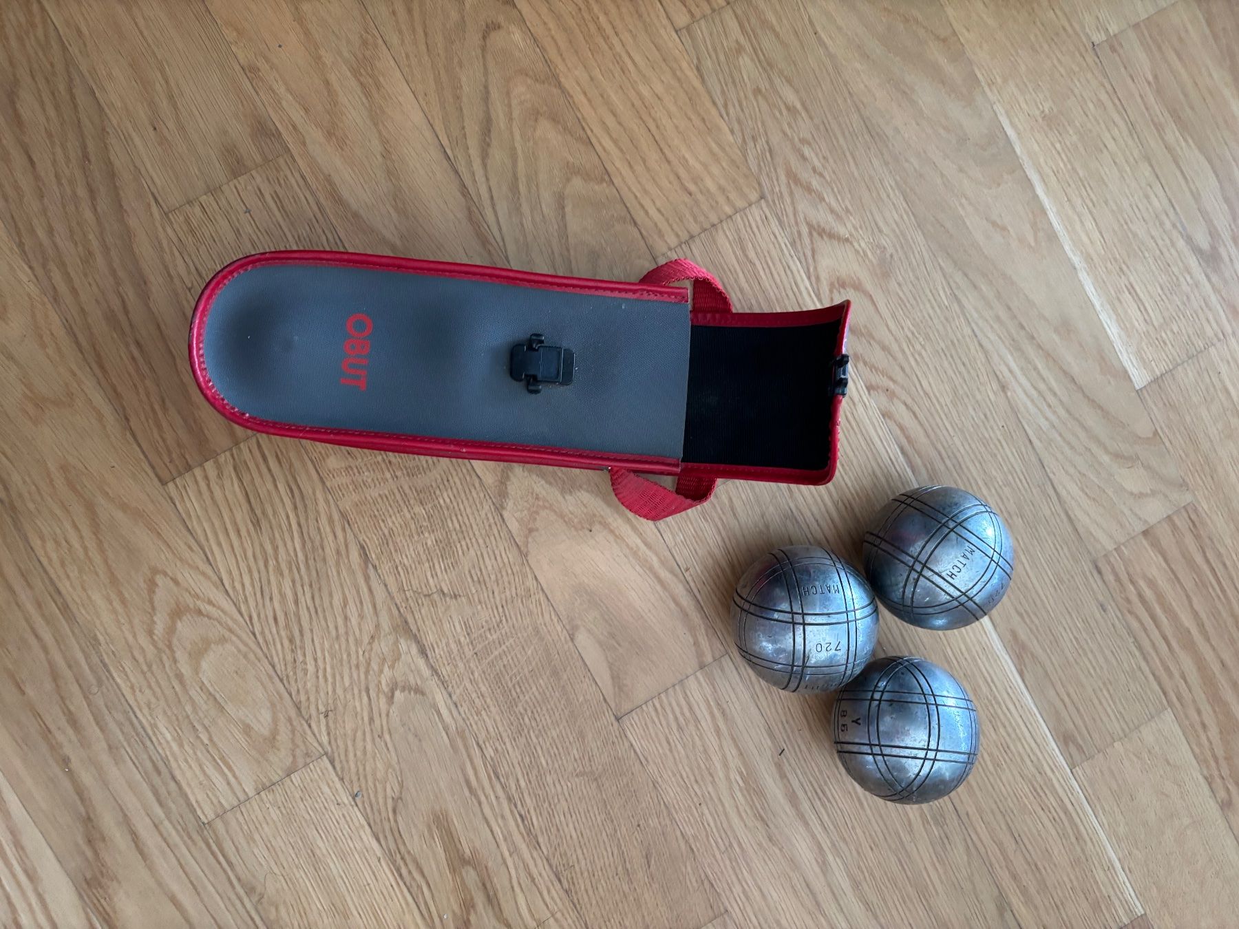 Jeux: Etui 3 boules de pétanque OBUS – D'occasion à Crissier par atitlan22