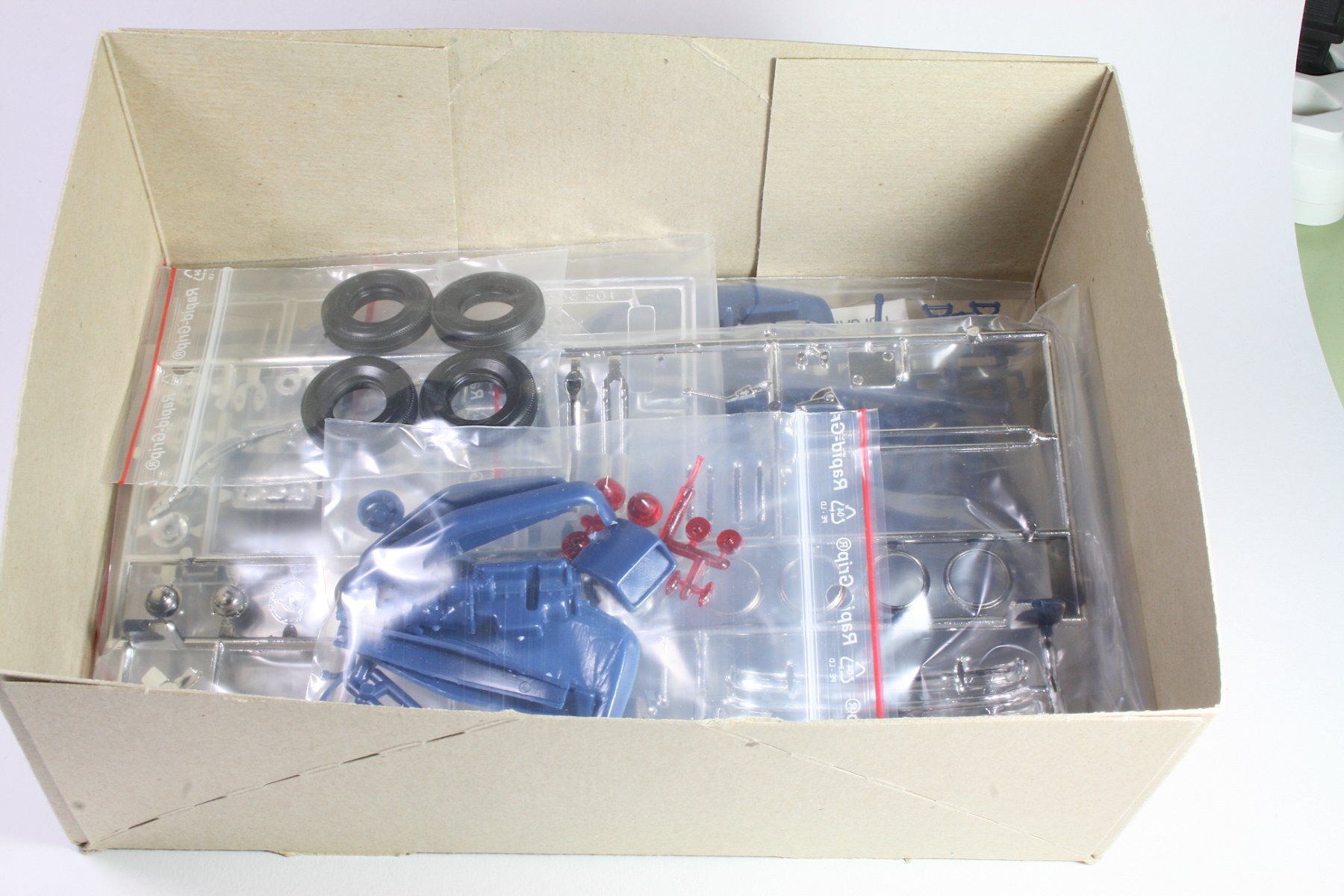 AMT/ERTL Modellini d'auto: AMT 1949 Ford Convertible, 1:25 – Usato da Elsau venduto da Peekay8 3