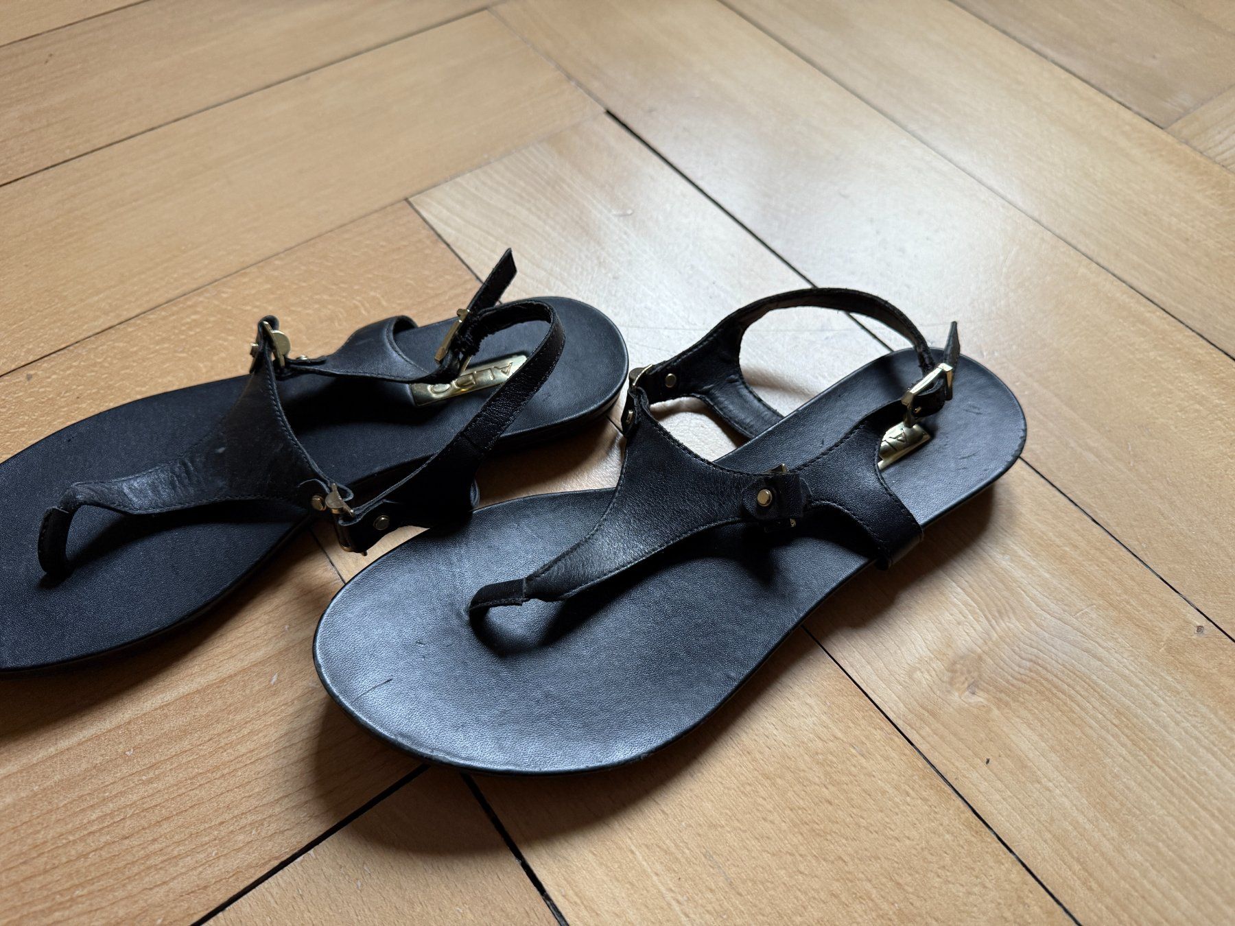 Aldo Scarpe da donna: ALDO - Leder Sandale schwarz 38.5 – Usato da Zürich venduto da Diazaio 1
