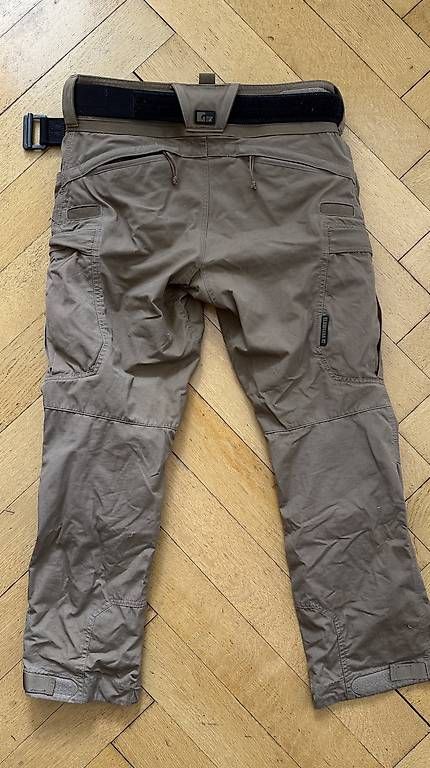 Pantaloni: Clawgear Operator Combat Pants – Usato da Zürich venduto da Schlumpf_fs 1