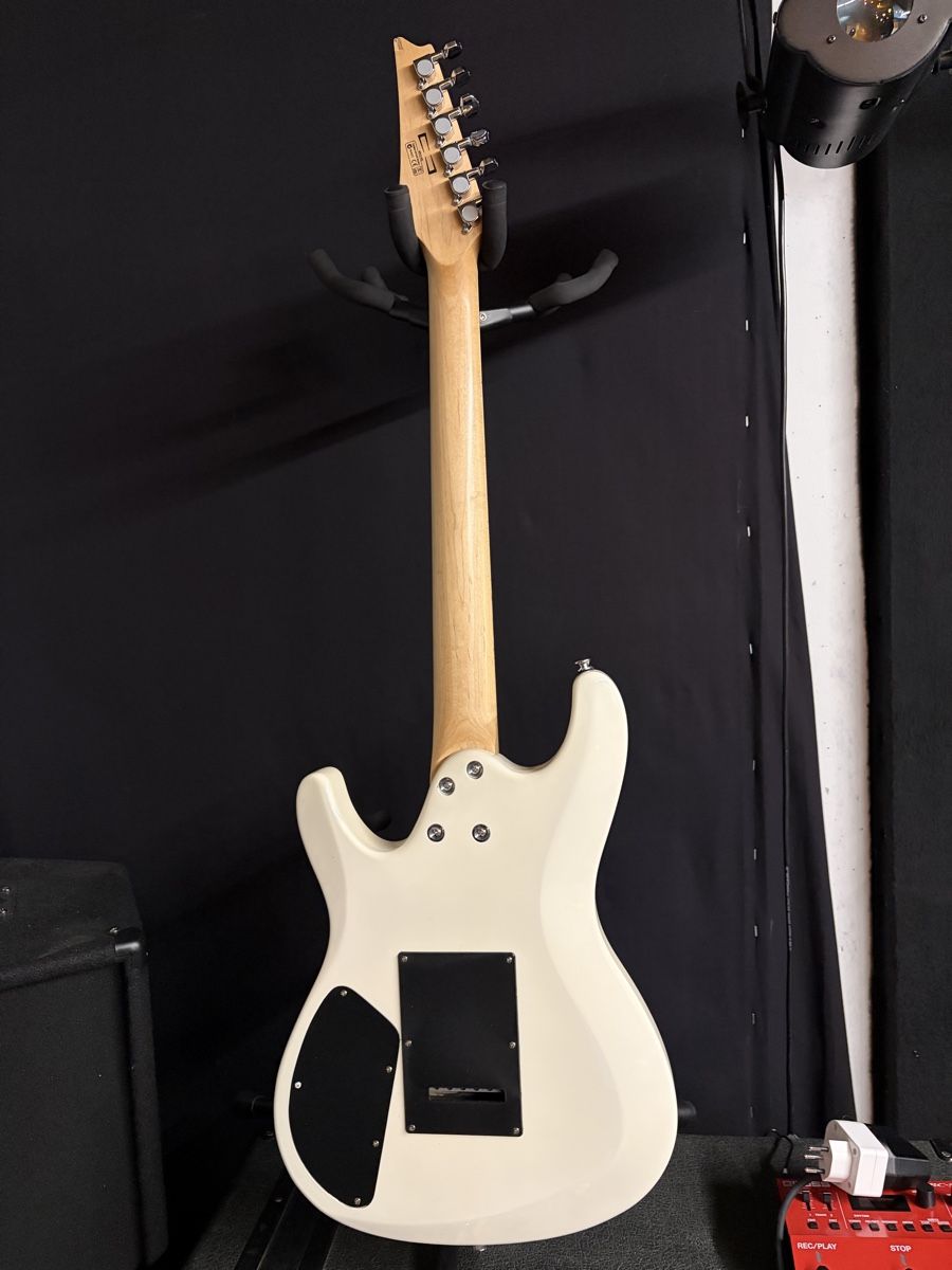 Ibanez Strumenti musicali: Ibanez Gio White – Usato da Riehen venduto da Pnewyork 1