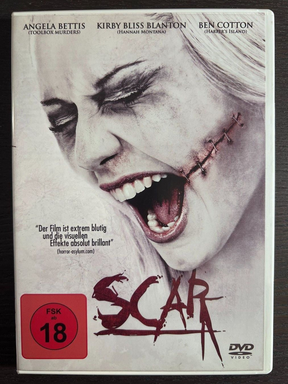 Tutti i DVDs: Scar – Usato da Zürich venduto da FilmFreunde