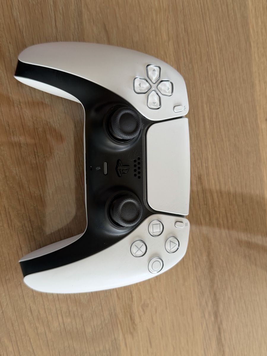 Sony Consoles: PlayStation 5 825GB + 1 Controller – D'occasion à Oberhofen TG par Solano84 2