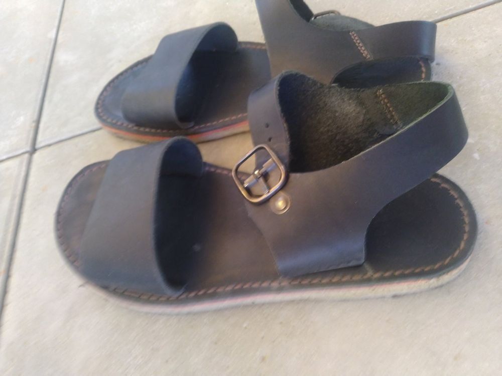 Damenschuhe: Sandalen Duckfeet Grösse 39 – Gebraucht aus Zürich von Mariaov
