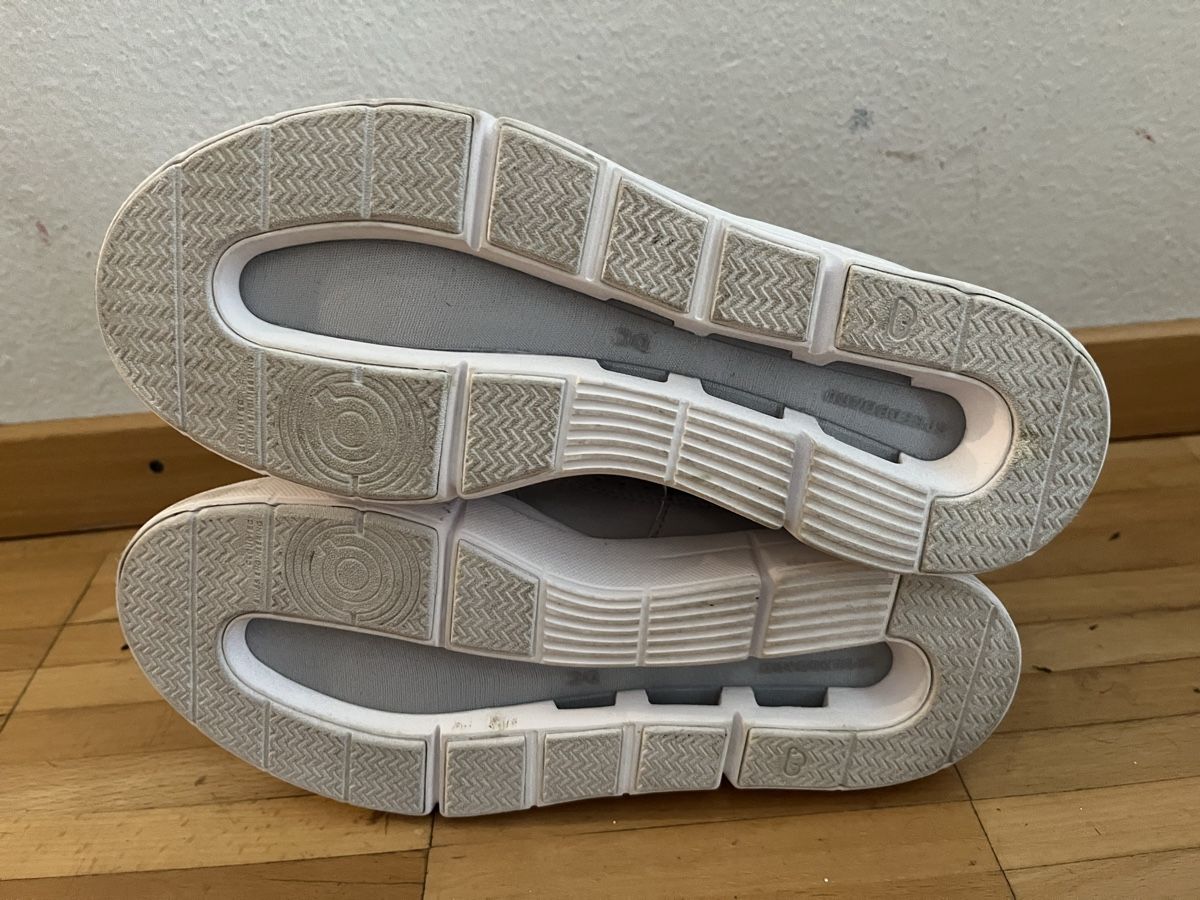 On Damenschuhe: On Schuhe The Roger Advantage Gr. 6.5 – Gebraucht aus Zürich von Ane-g 2