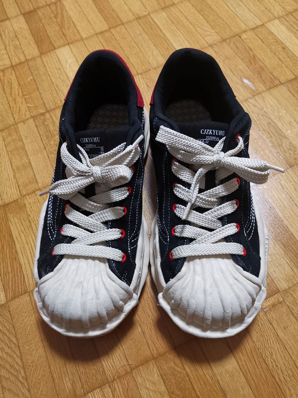 Scarpe da uomo: Sneaker für Herren – Nuovo (secondo la descrizione) da Killwangen venduto da hua_c2df 2