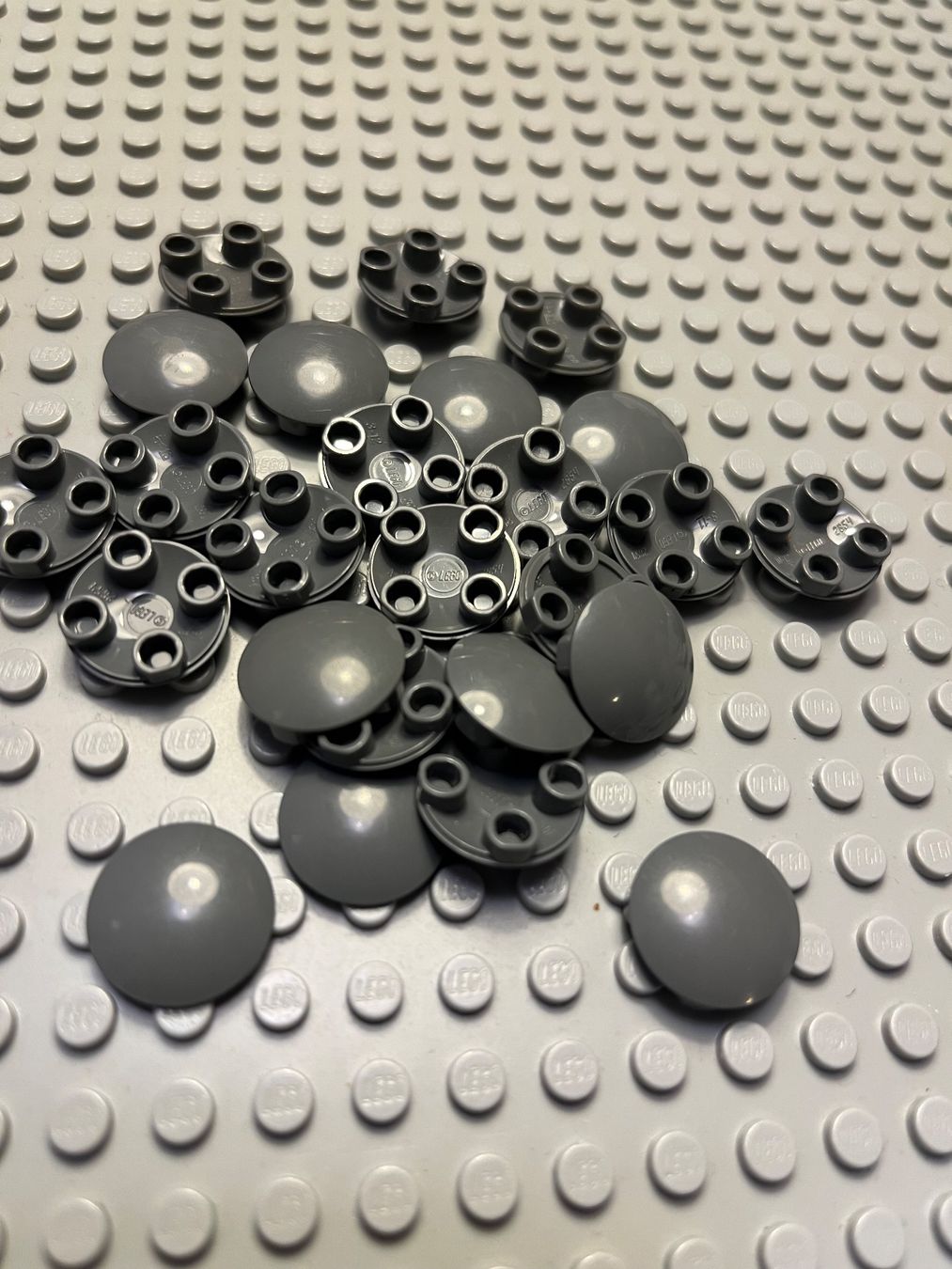 Lego Kit di costruzioni: Lego 20x Platten 2x2 (2654)dunkelgrau – Usato da Basel venduto da Swi-7621