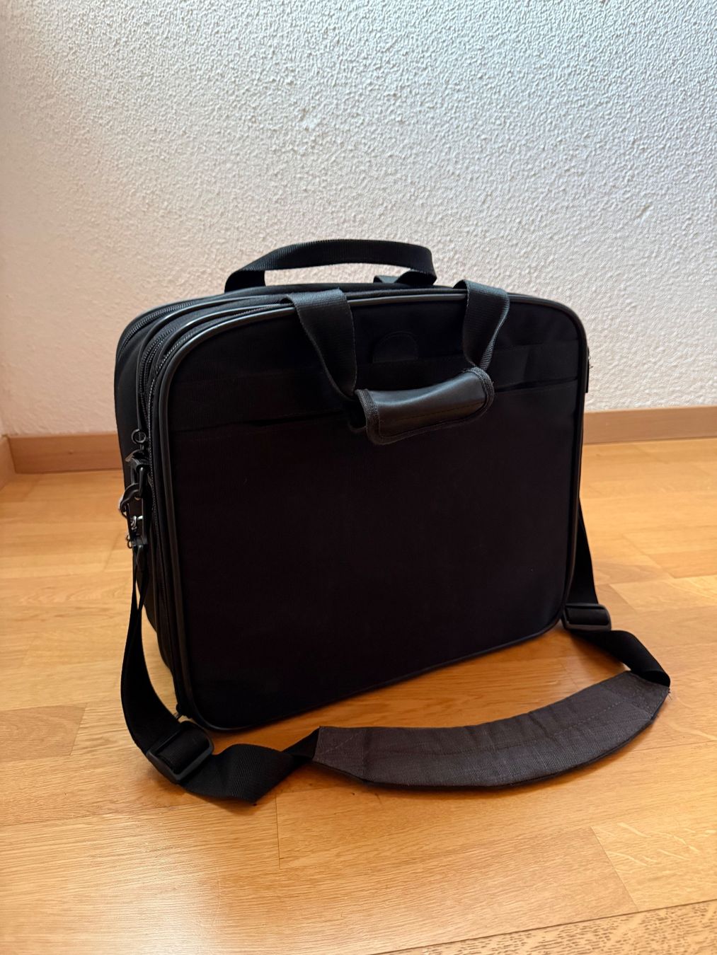 Borse: Business- und Laptop-Taschen – Usato da Berg TG venduto da Vonaku 1