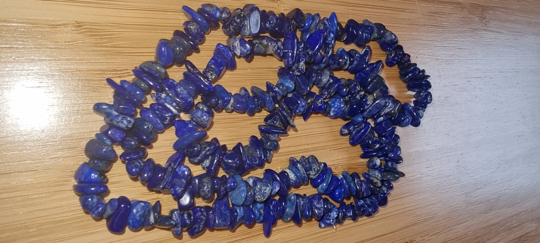 Minerali & Pietre curative: Lapislazuli Splitter 3-15mm. Strang 80cm. – Nuovo e nell'imballaggio originale da Menziken venduto da Mirager