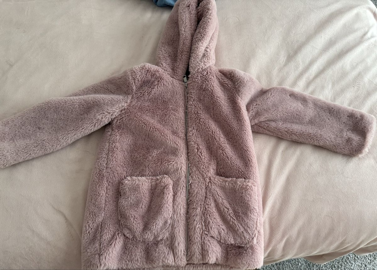 Giacche & Cappotti: Kuschelige Mädchen Jacke, Teddyfell, Gr. 128 – Usato da Lütisburg venduto da Patty_fer
