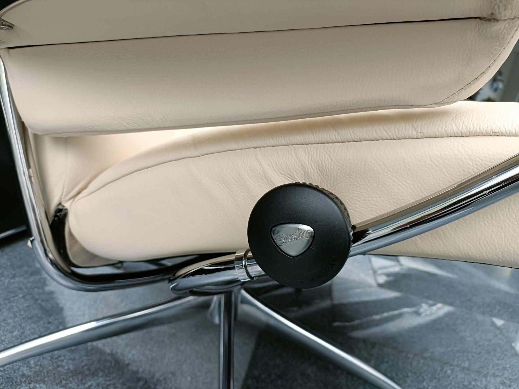 Stressless Sessel: Relaxsessel + Hocker Stressless Metro – Gebraucht aus Schmitten FR von oldtimer82 7