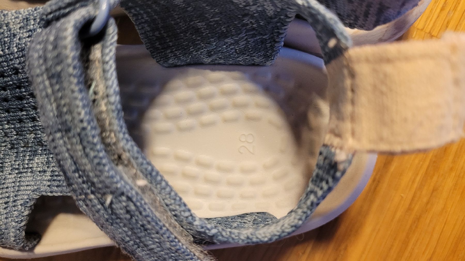 Decathlon Scarpe per ragazze: Wadersandalen, Grösse 28 – Usato da Uetendorf venduto da Heyhey3661 5