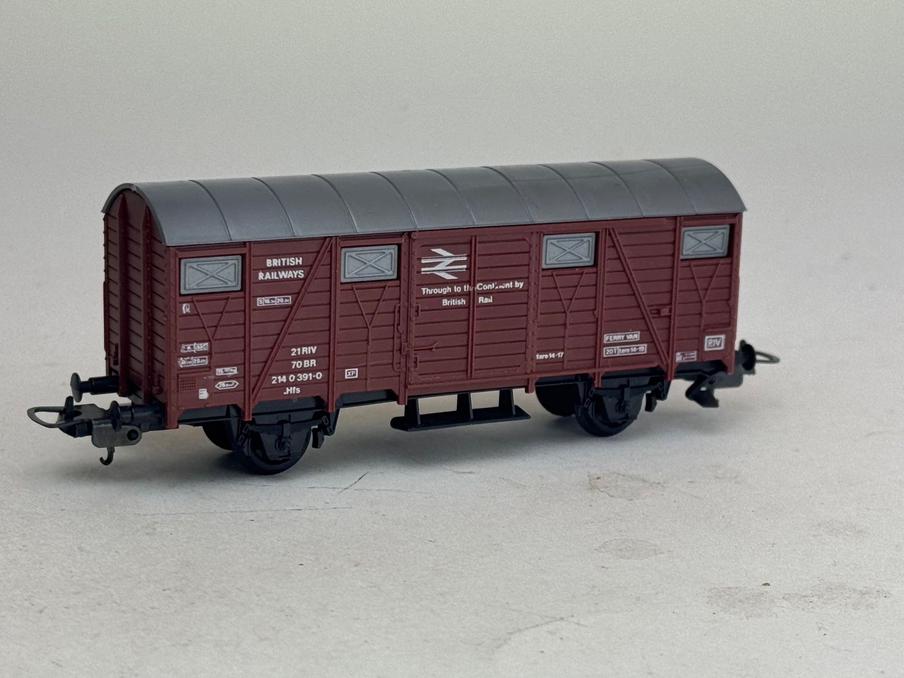Jouef Modelleisenbahnen: EX- Jouef gedeckter Güterwagen – Gebraucht aus Elm von Wikmtz