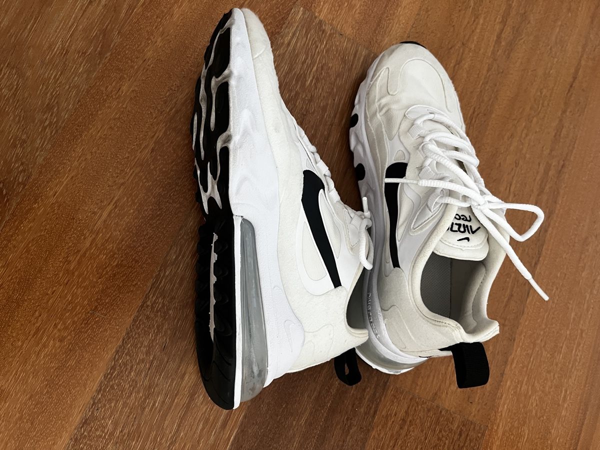 Scarpe da donna: Nike Air Max 270 React blanches – Usato da Stallikon venduto da lasm 1