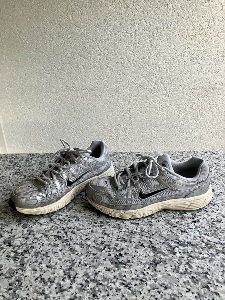 Nike Scarpe da uomo: Nike P-6000 Silber/Weiss Gr. 42.5 – Usato da Werthenstein venduto da LEGE77