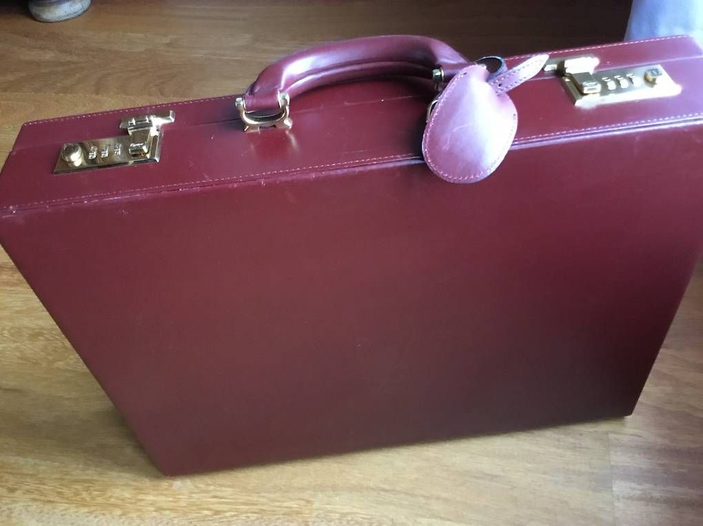 Valigie & Borse: Authentique attaché-case vintage Must de Cartier – Usato da La Corbaz venduto da jea_z7qj 2