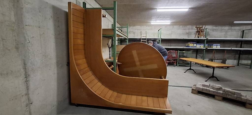 Tavoli: Eckbank mit Rundem Tisch – Usato da Knonau venduto da ykr_7y7d