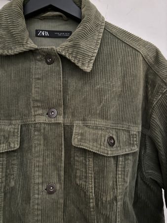 Trendige Zara Cord Jacke, Olive Grösse XS, Herbst Must-have!