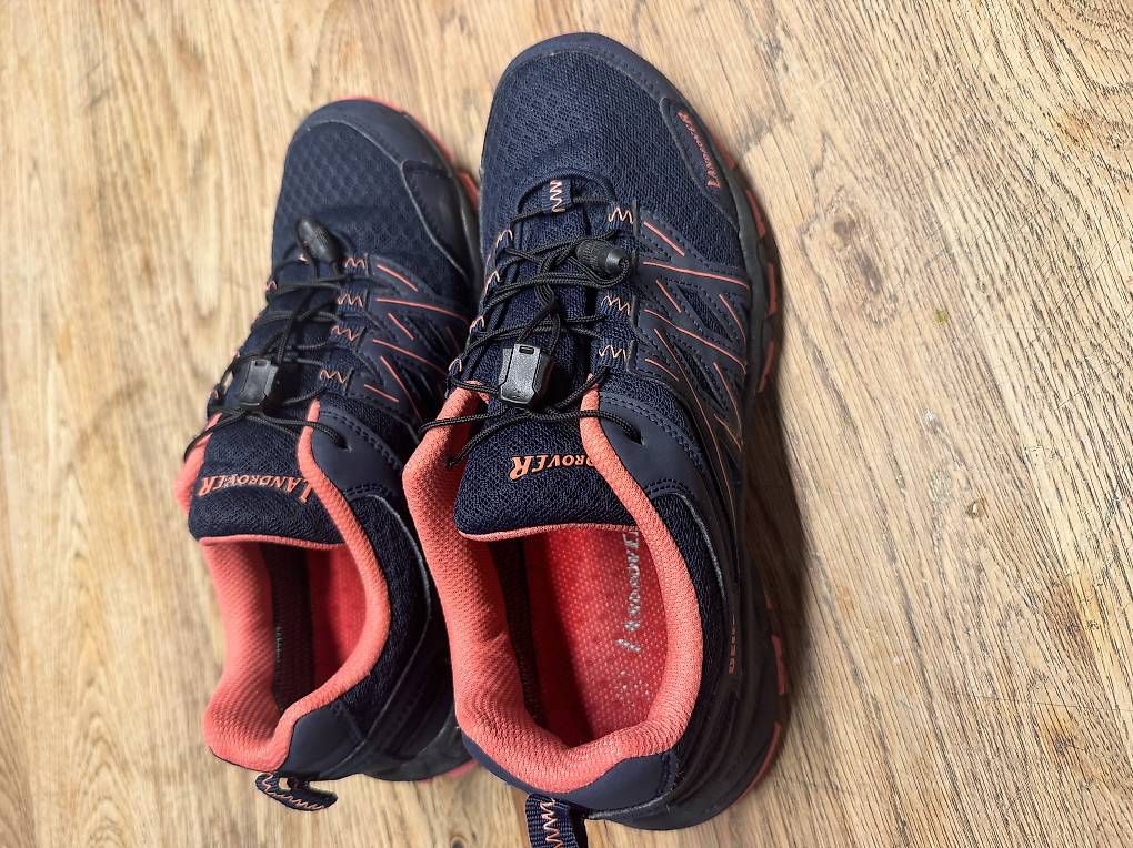Chaussures femmes: Trekkingschuhe Grösse 39 – D'occasion à Sargans par wolfofwallstreet13