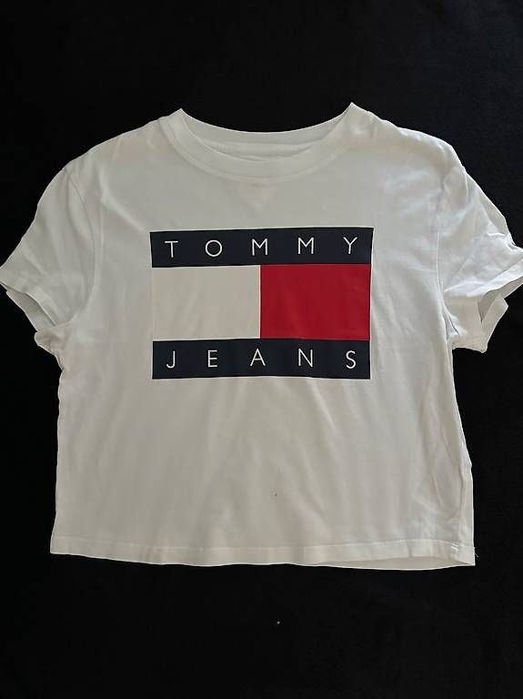 Tommy Hilfiger T-Shirts: T-shirt Tommy Hilfiger – Gebraucht aus Sion von nao_2cg5