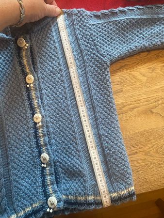 Strickjäckchen und Käppchen ca. Gr. 68