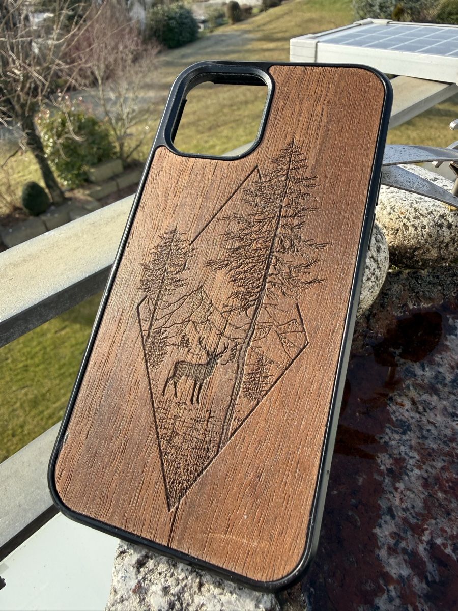 Apple Covers & Schutzfolien: iPhone 15 Pro Max - Holz🌲 – Neu (gemäss Beschreibung) aus Egg b. Zürich von Flummi
