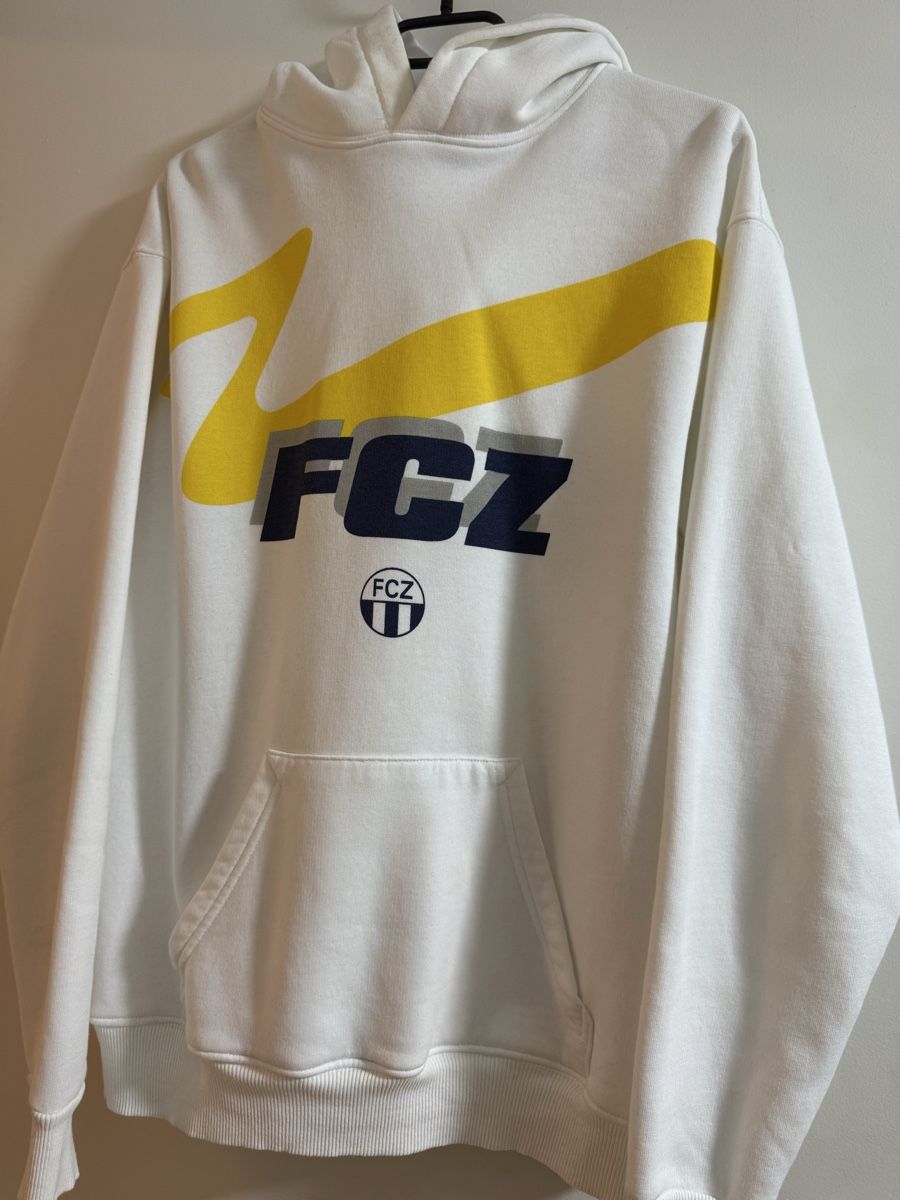 Pullover & Sweatshirts: Kapuzen Pullover FCZ – Gebraucht aus Zürich von sduj