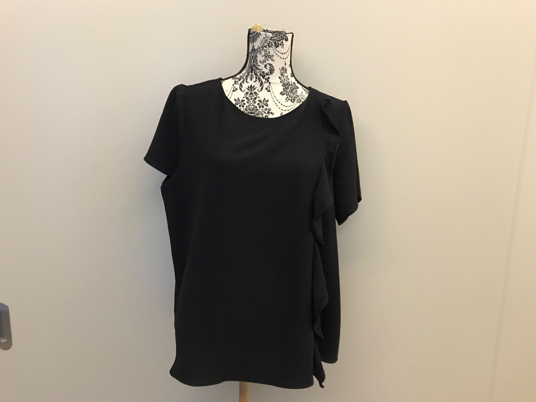 Top: Shirt Armani Exchange – Usato da Marthalen venduto da Chuegi1