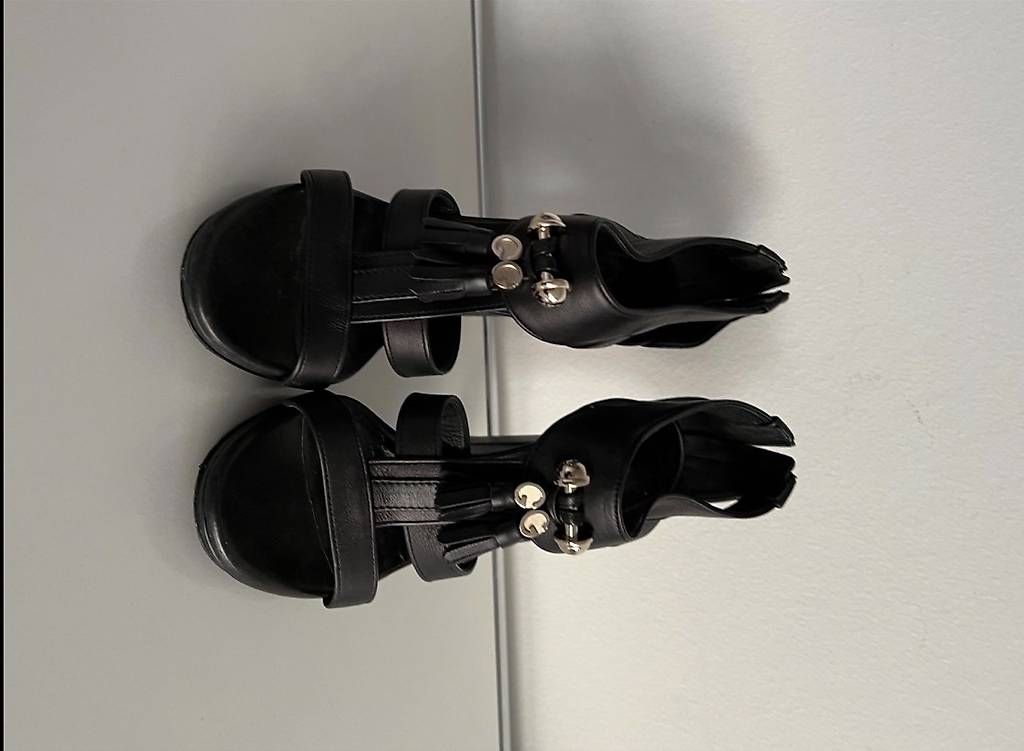 Scarpe da donna: Gucci Sandalen gr.37 – Usato da Steffisburg venduto da bhavi 2
